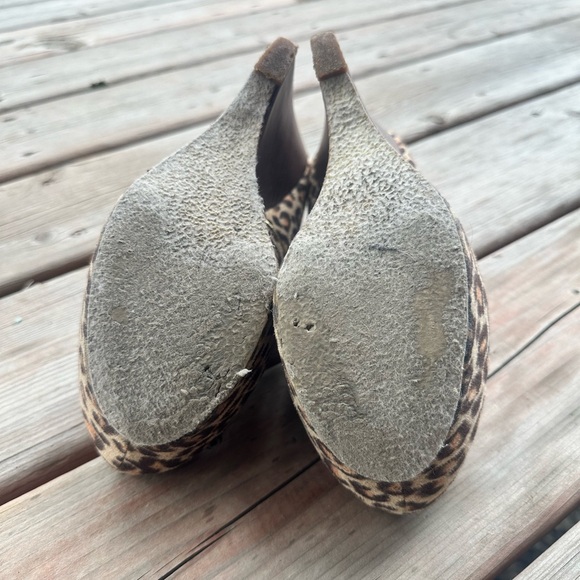 ShoeDazzle leopard print wedge heels - Picture 3 of 5